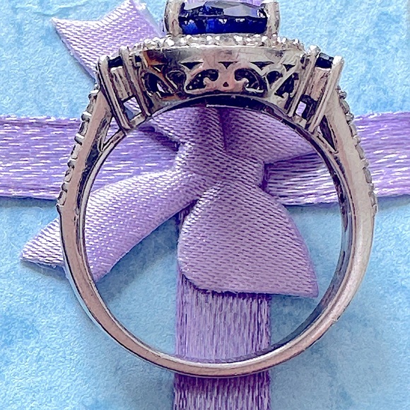 Bella Luce blue and white cubic zirconia Rhodium over sterling silver - size 8 - Picture 4 of 7